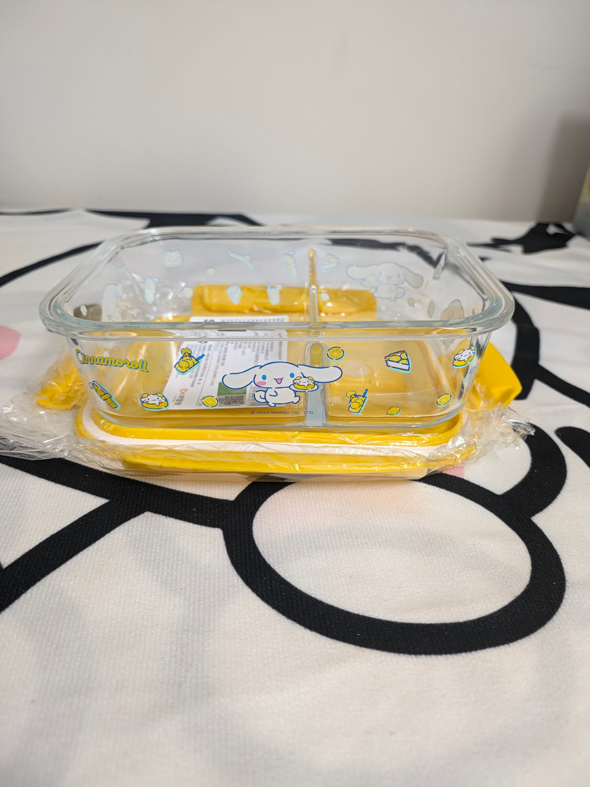 Cinna Baking Glass Pan with Lid Licensed