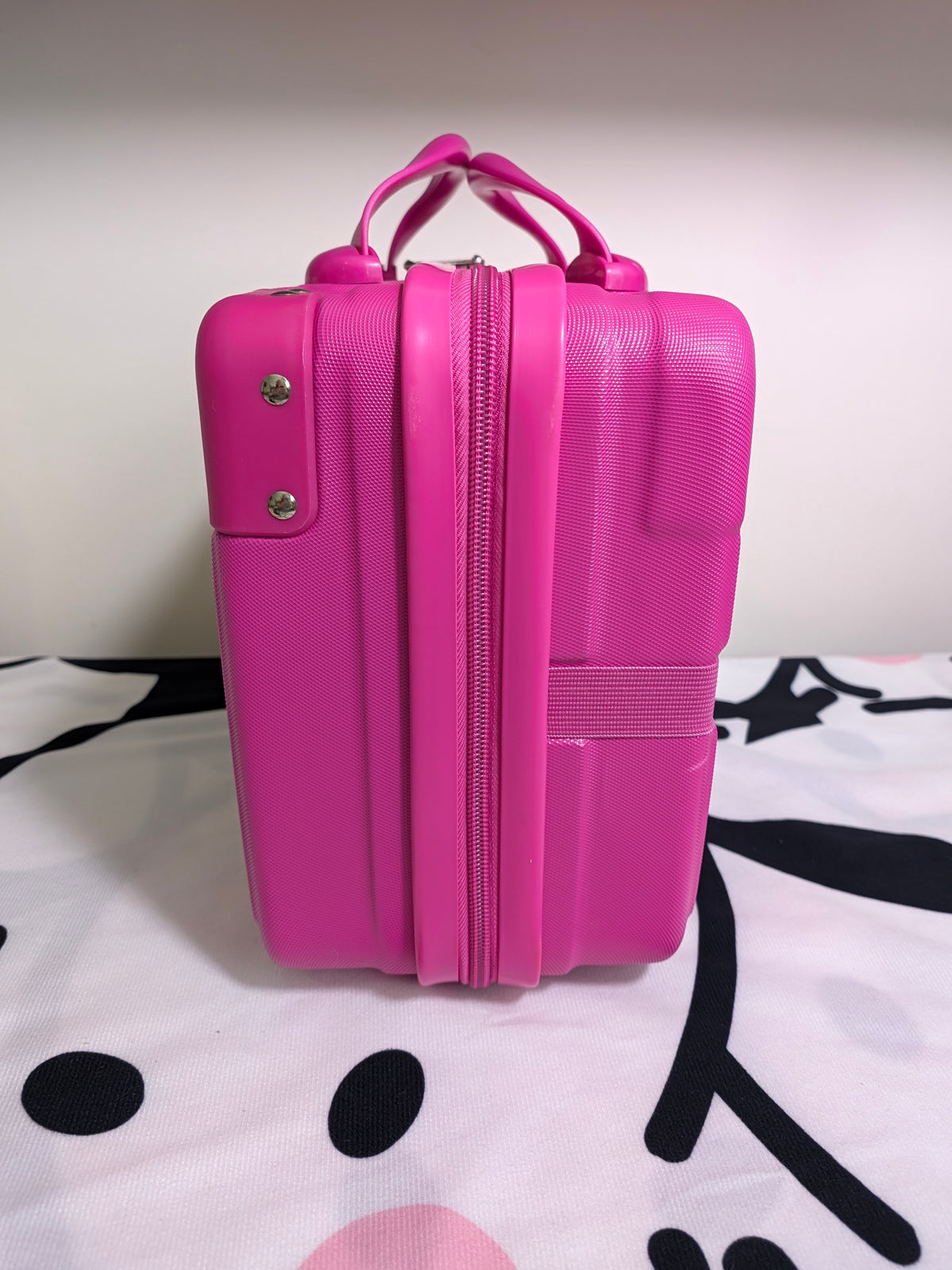 Usahana Suitcase